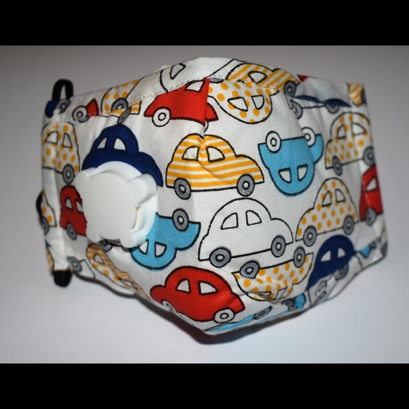 2 Kids printed face mask with 6 FIlters - Picture 4 of 8